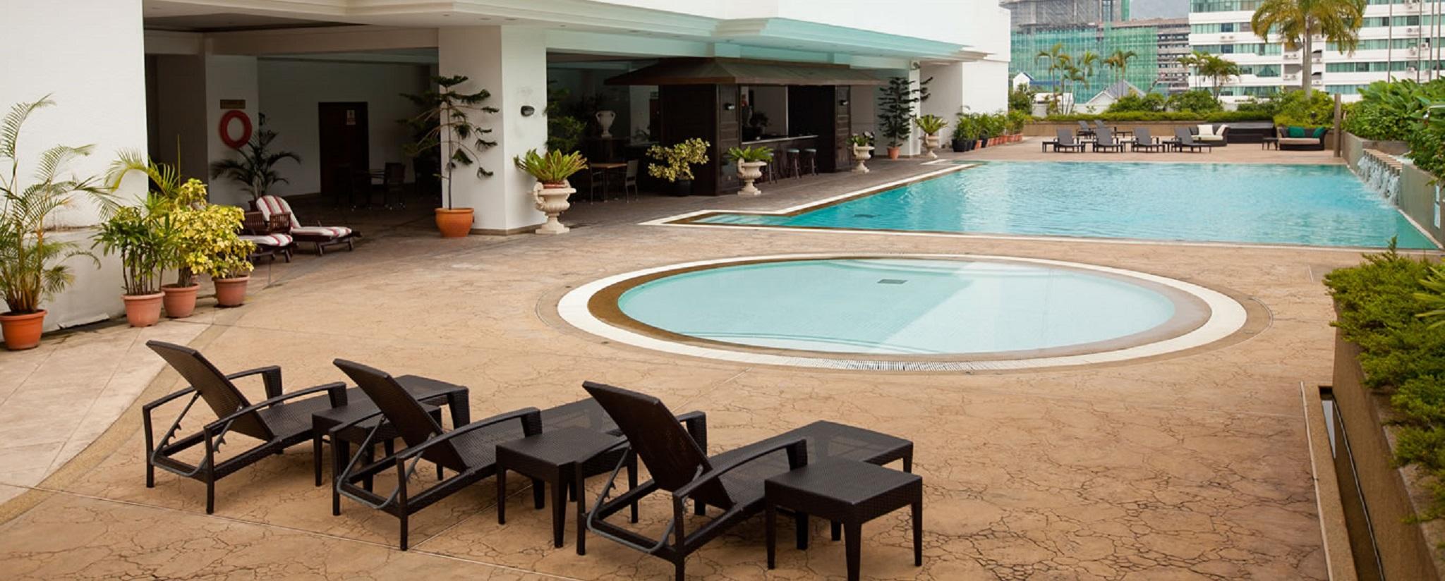 Gurney Bay Hotel, A Parkroyal Partner Hotel Джорджтаун Экстерьер фото The pool at the hotel