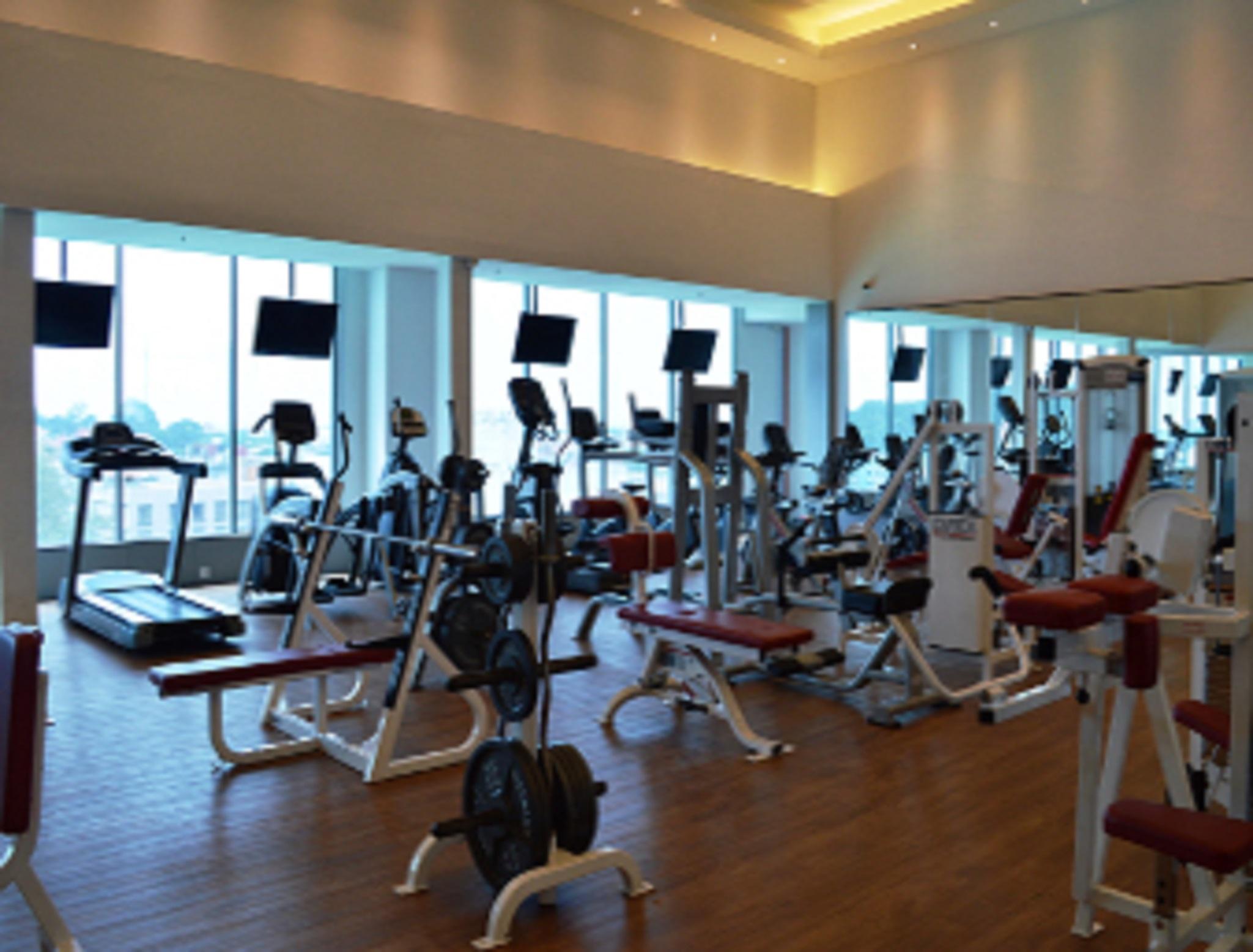 Gurney Bay Hotel, A Parkroyal Partner Hotel Джорджтаун Экстерьер фото The gym at the hotel