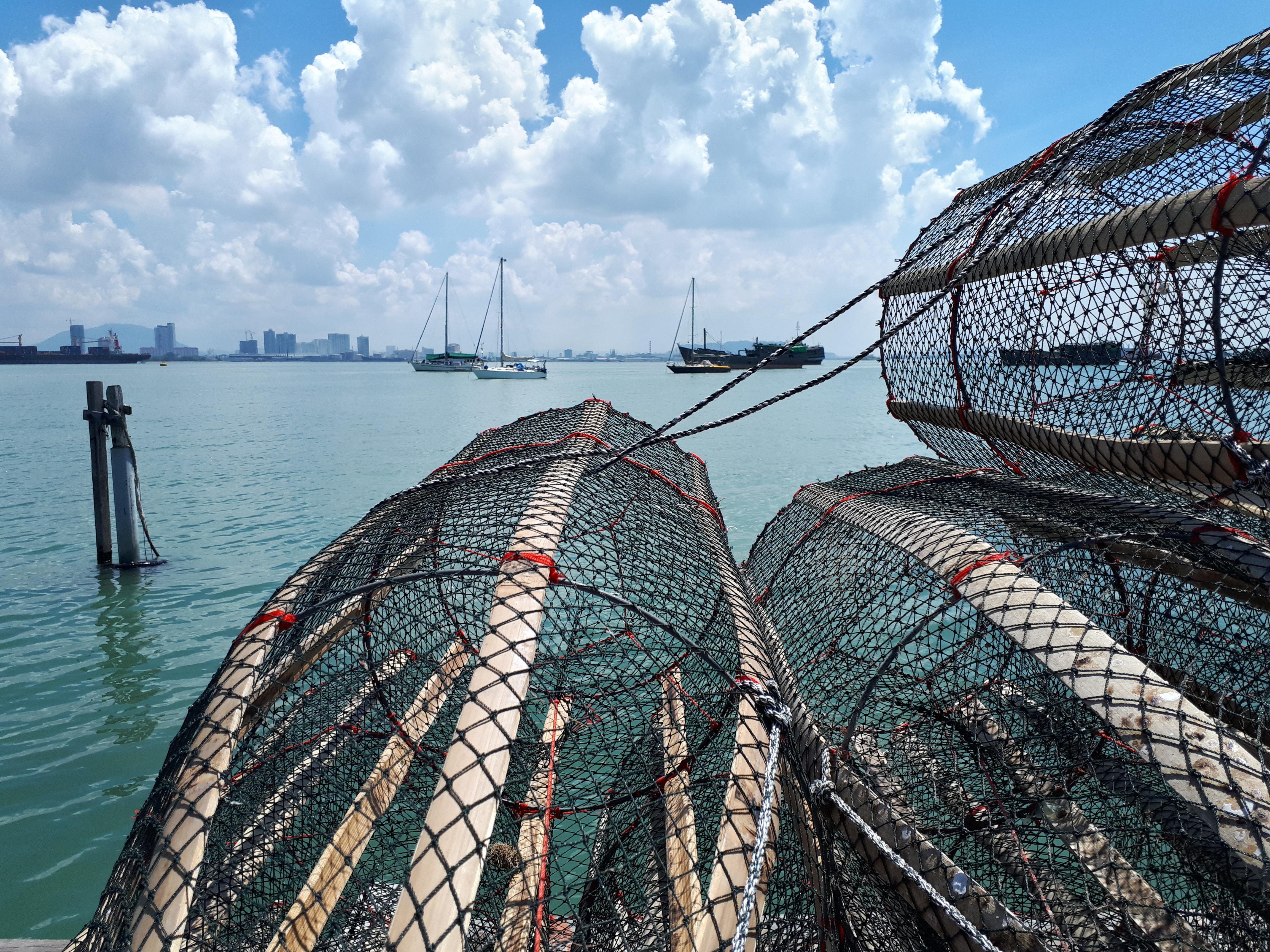 Gurney Bay Hotel, A Parkroyal Partner Hotel Джорджтаун Экстерьер фото Live traps for mud crabs