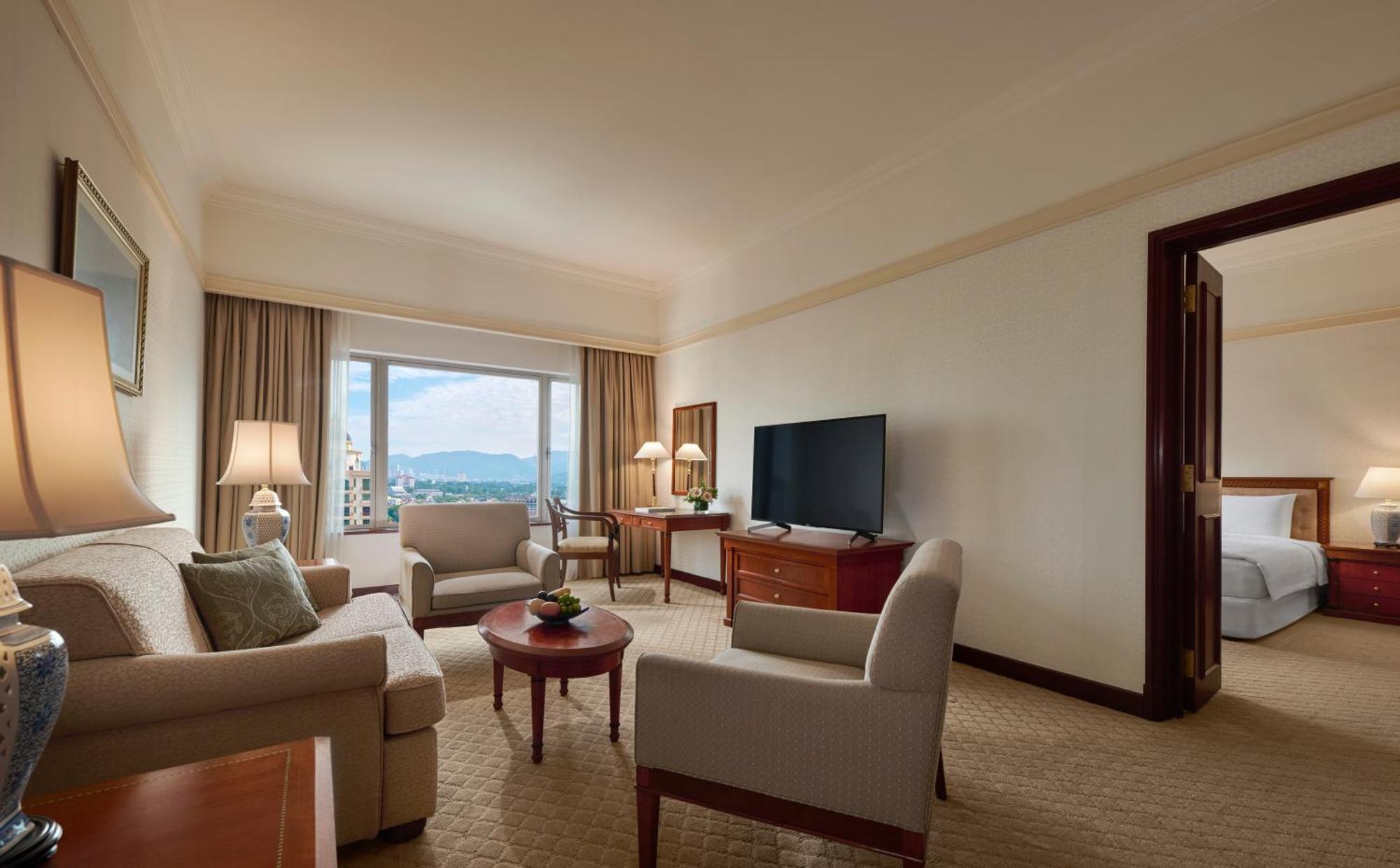 Gurney Bay Hotel, A Parkroyal Partner Hotel Джорджтаун Экстерьер фото A suite at the hotel