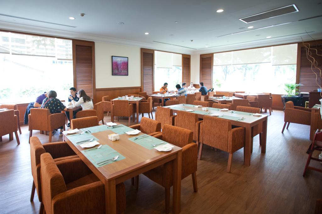 Gurney Bay Hotel, A Parkroyal Partner Hotel Джорджтаун Экстерьер фото The dining room at the International House
