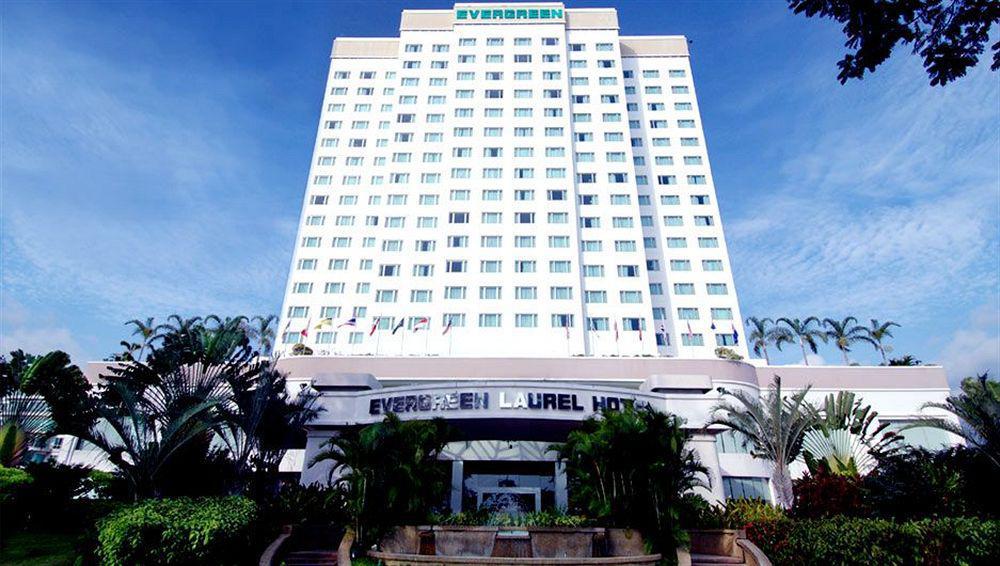 Gurney Bay Hotel, A Parkroyal Partner Hotel Джорджтаун Экстерьер фото Evergreen Laurel Hotel